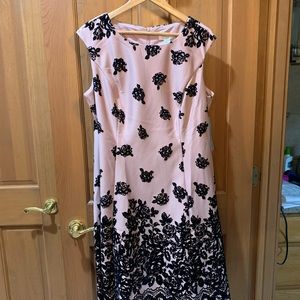 Women’s 14w Pink and Black Velvet Embellished Cap Sleeve Dress.  NWT